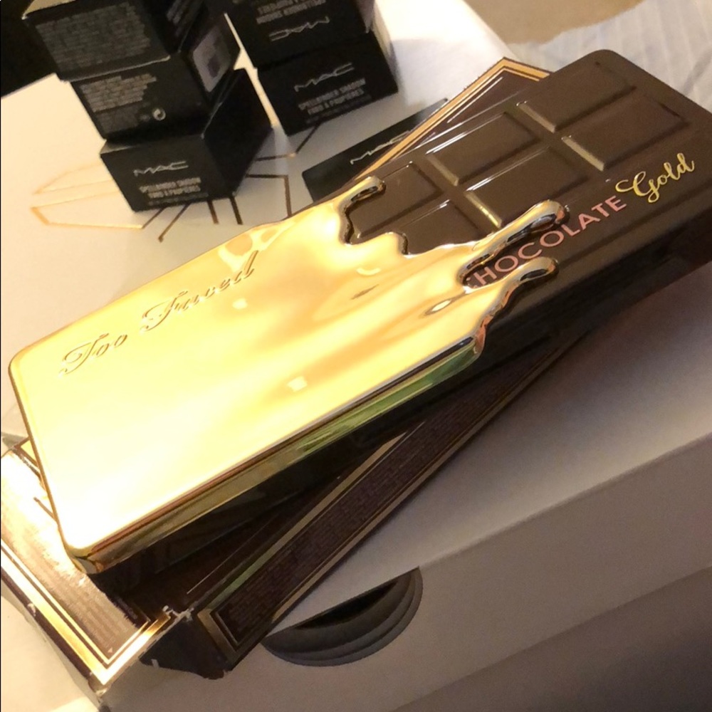 Too faced chocolate gold